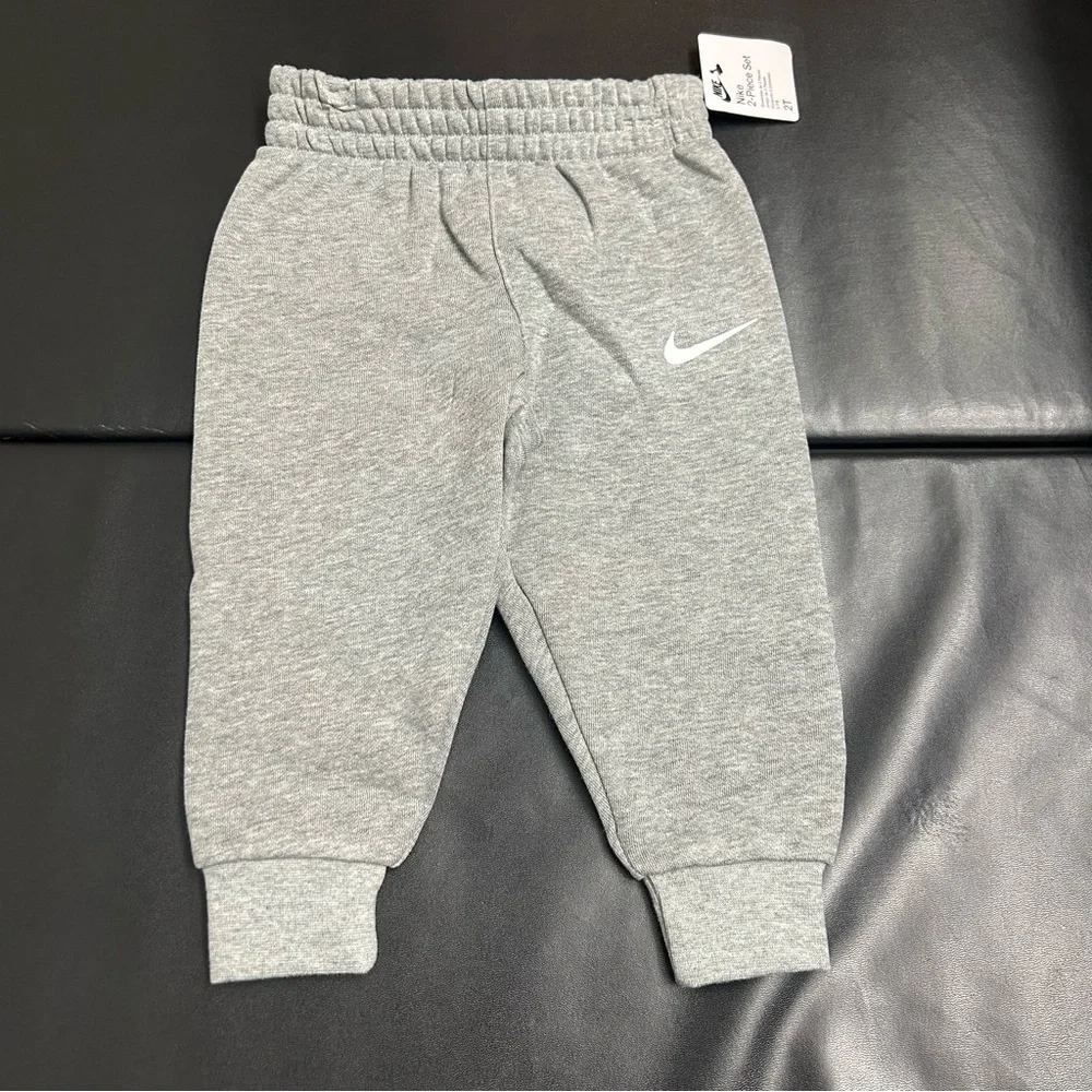 NWT Nike jogger & tee set boys size 3T